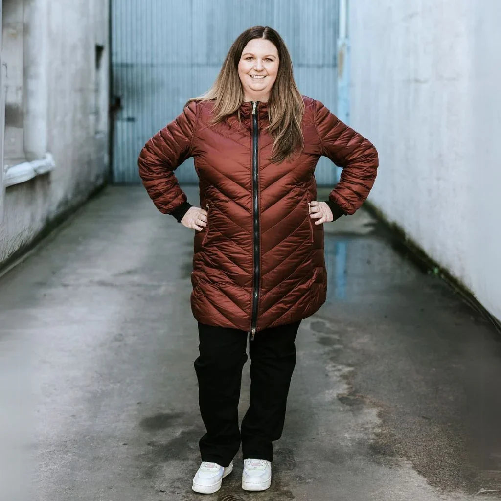 Arnie Women's 90/10 Reversible Down Coat - Black/Cabernet