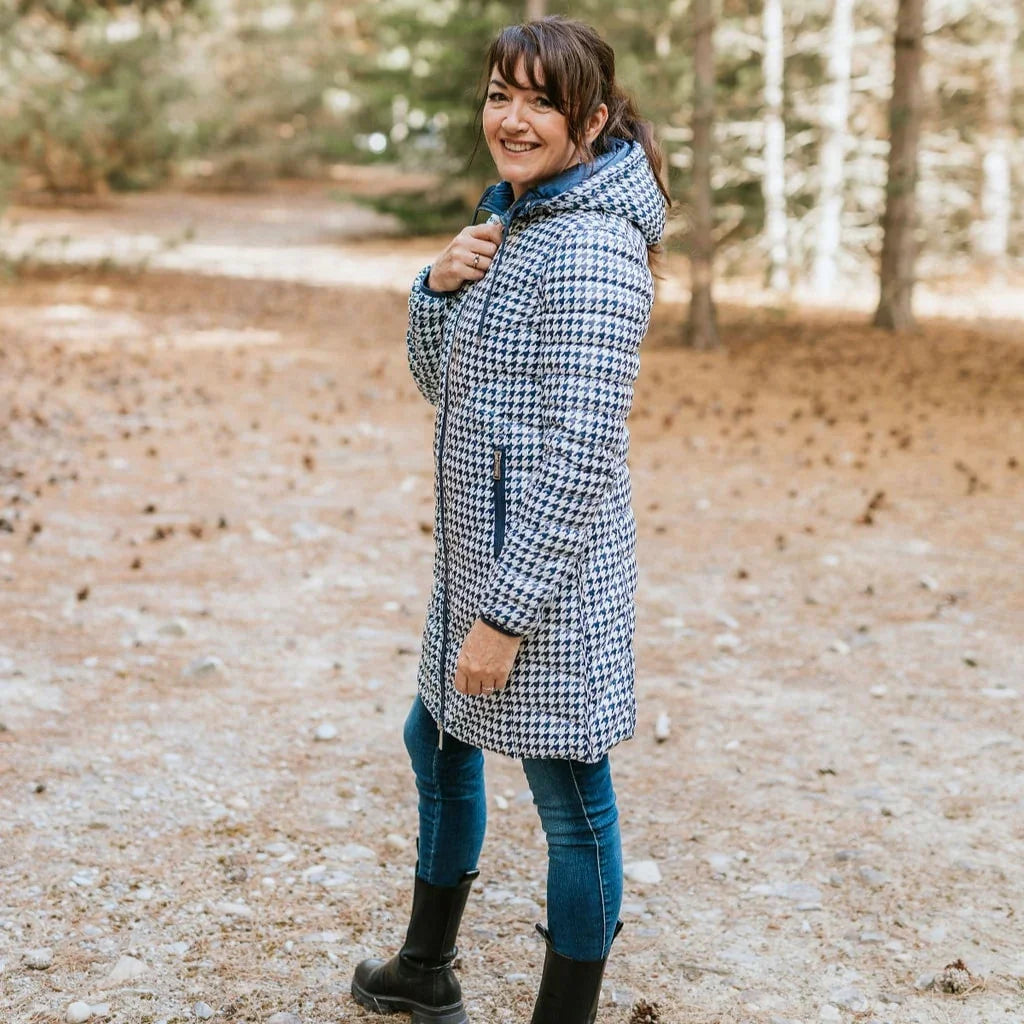 Arnie Women's Reversible 90/10 Down Coat - Moonlight / Navy Houndstooth