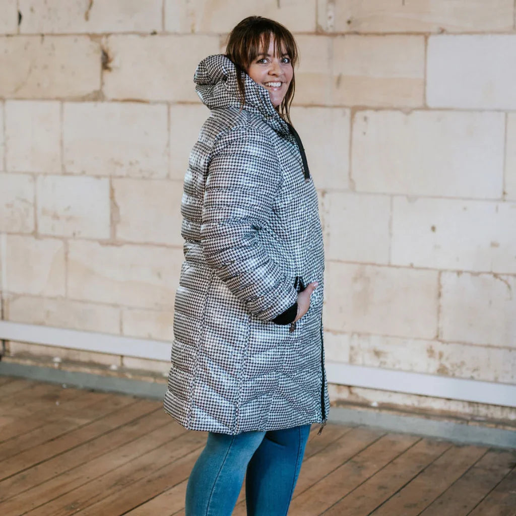 Arnie Women's Reversible 90/10 Down Coat - Black/Houndstooth