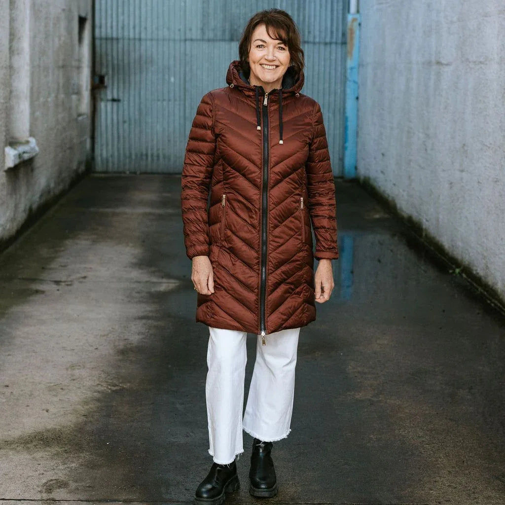 Arnie Women's 90/10 Reversible Down Coat - Black/Cabernet