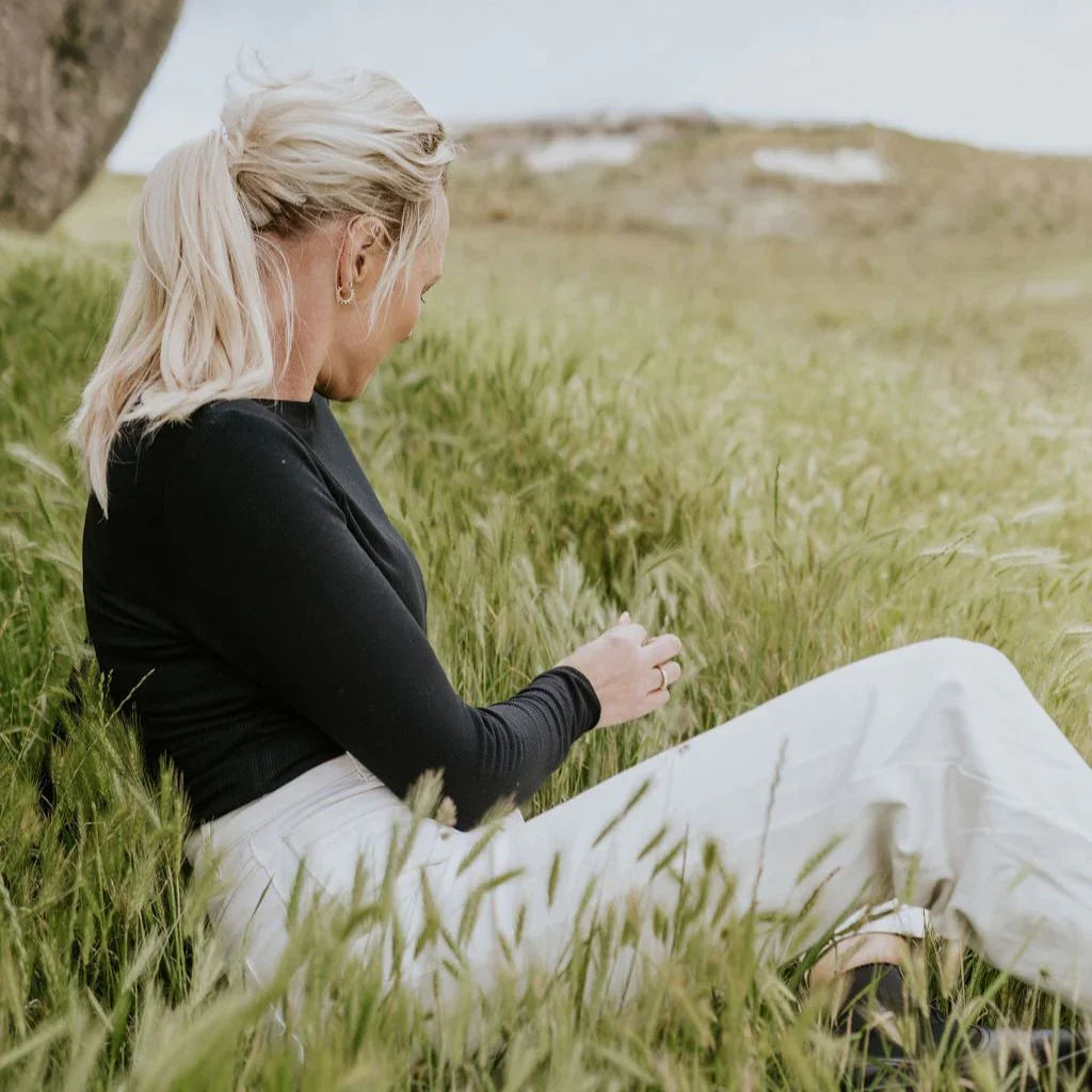 Lina Women's Long Sleeve Knit - Black