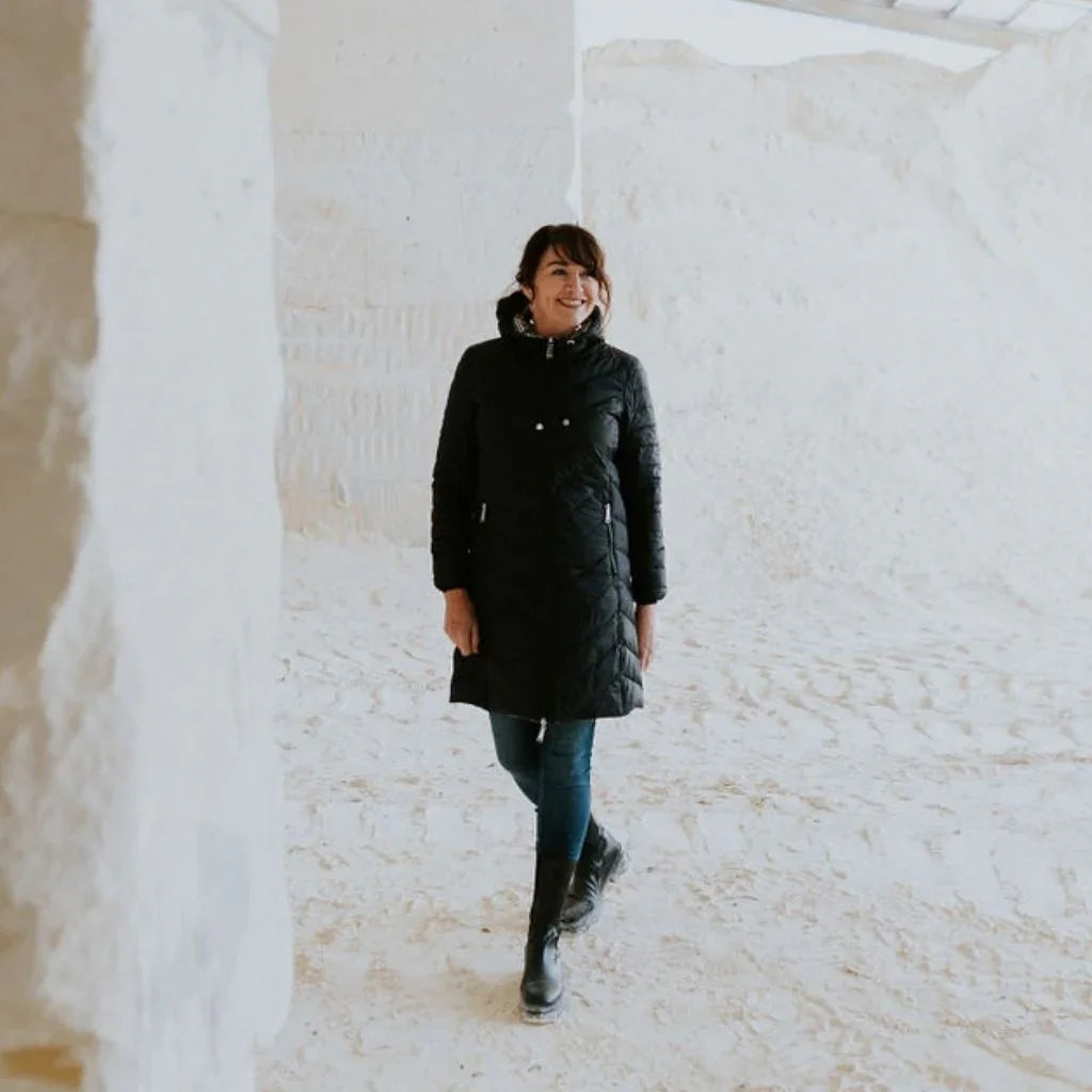 Arnie Women's Reversible 90/10 Down Coat - Black/Houndstooth