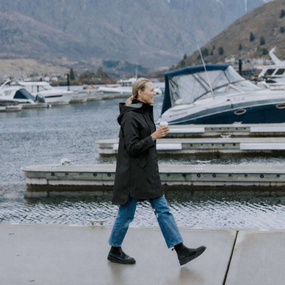 Billie Raincoat - Black/Choc Houndstooth