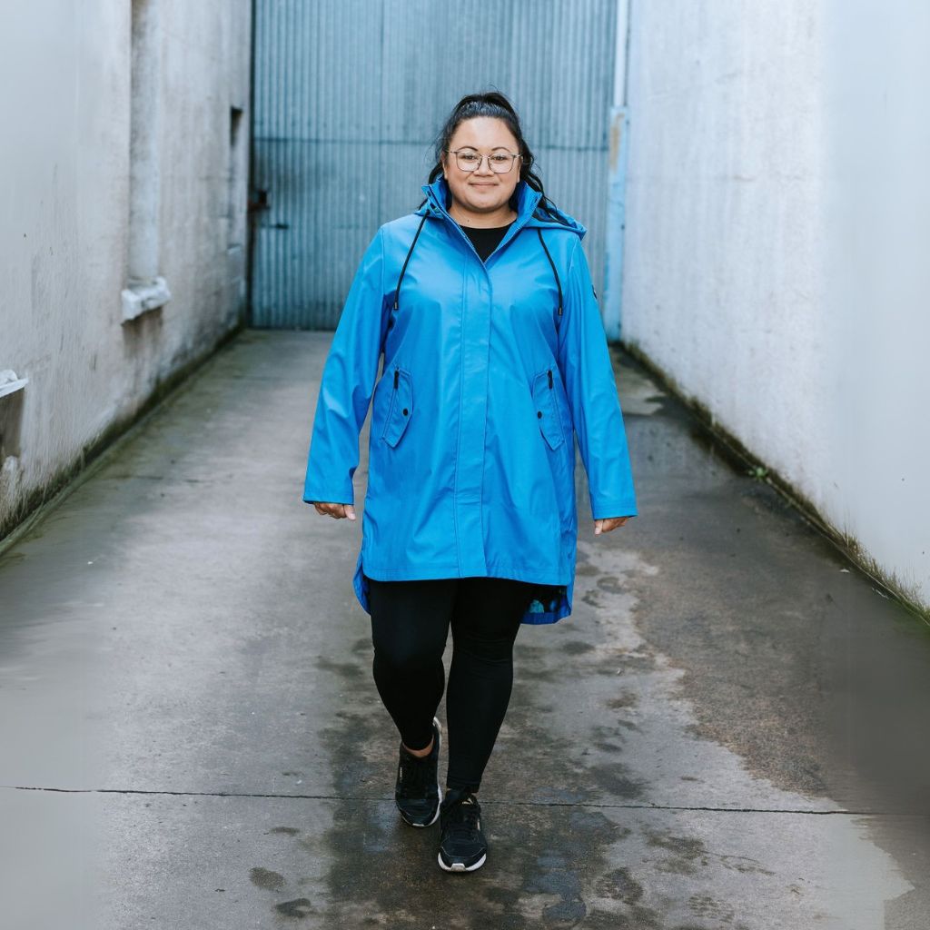 Billie Women&#39;s Rain Coat - Moke x Evie Kemp - Imperial Blue with Night Bloom
