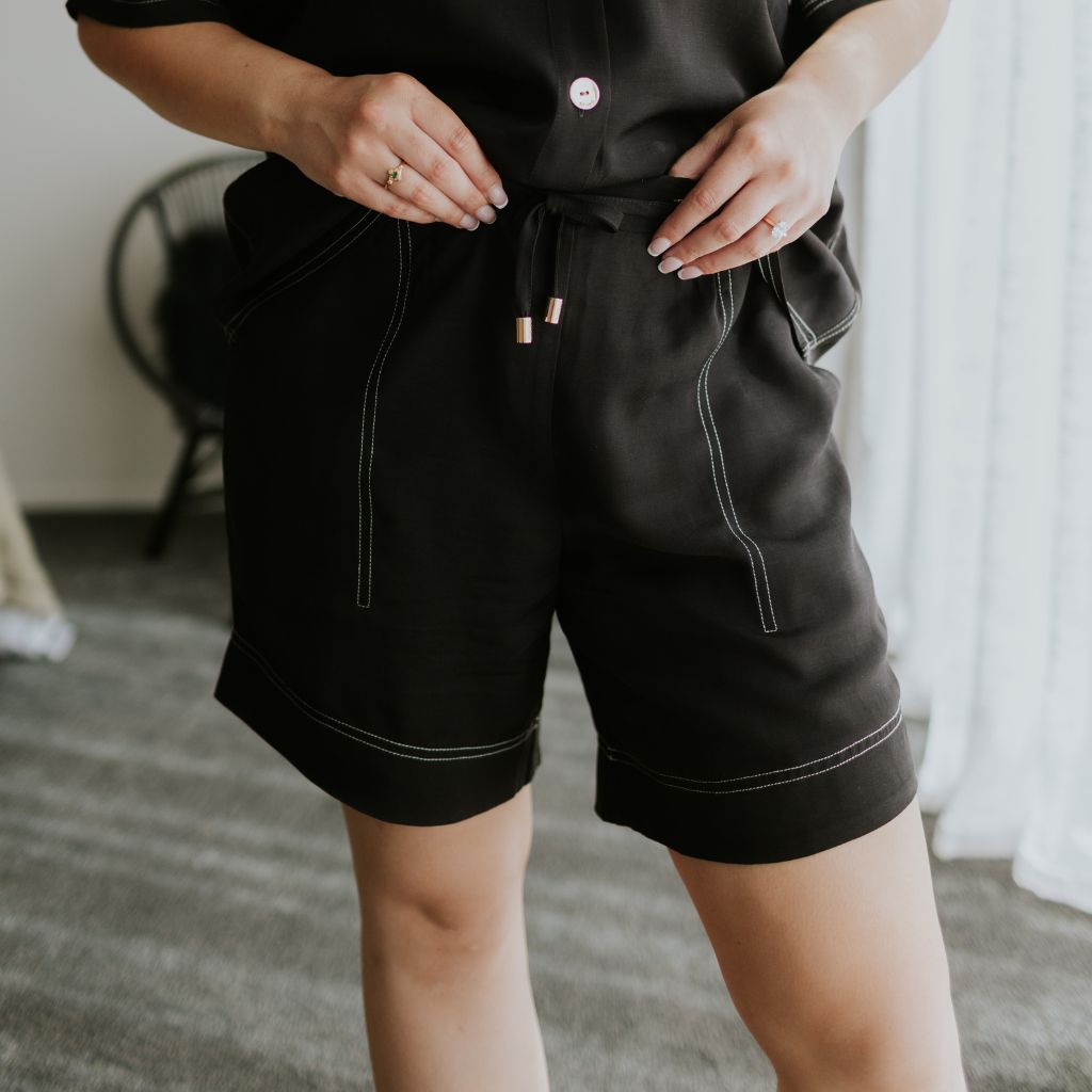 Dylan Shorts – Lightweight Viscose Blend Shorts | Black - Moke Apparel