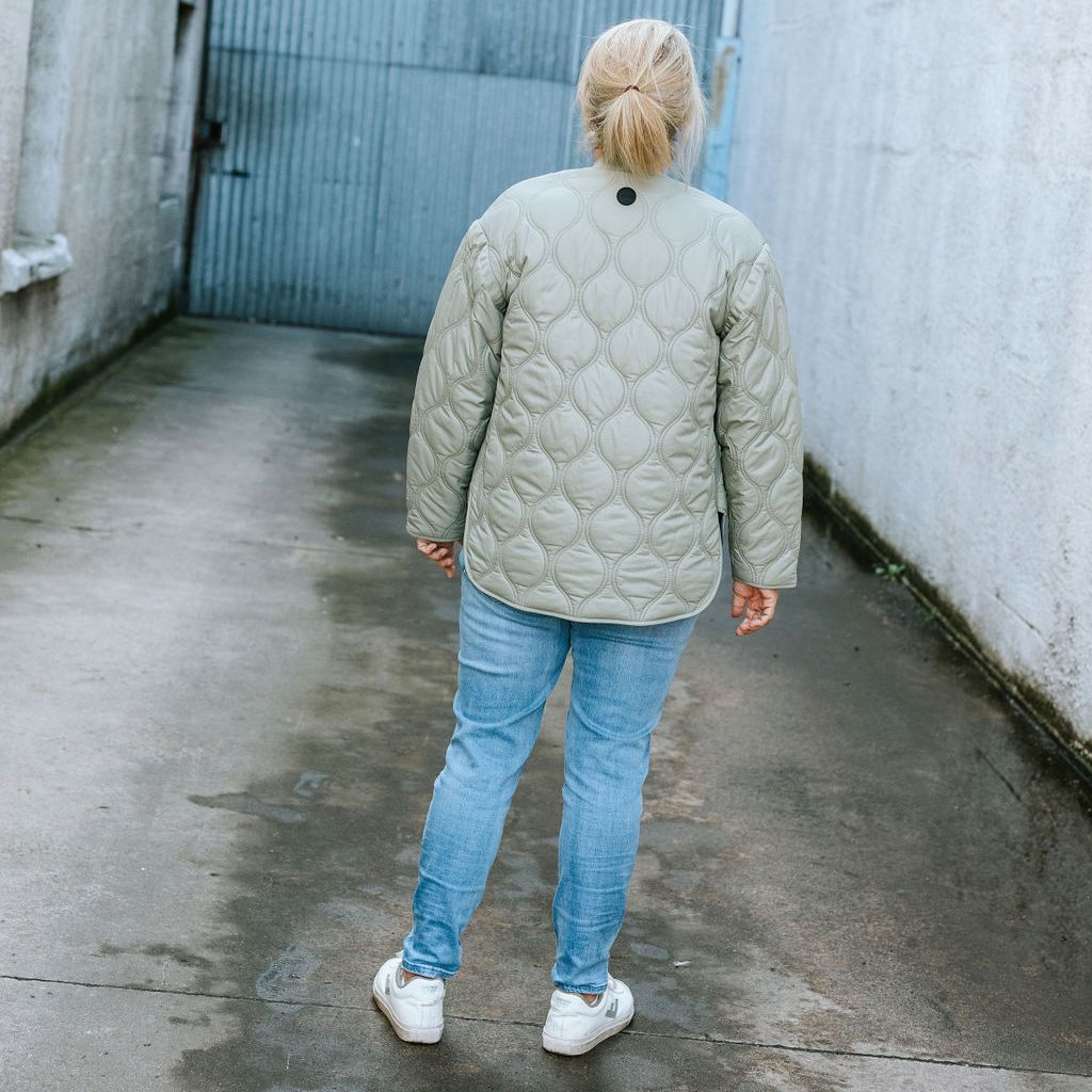 Talei Women&#39;s Quilted  Bomber - Green Tea