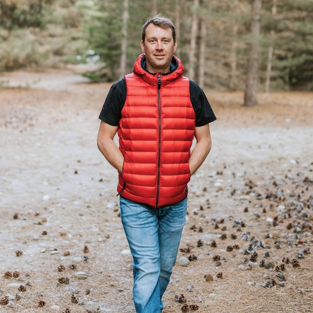 C.J Men's 90/10 Packable Down Vest | Red - Moke Apparel