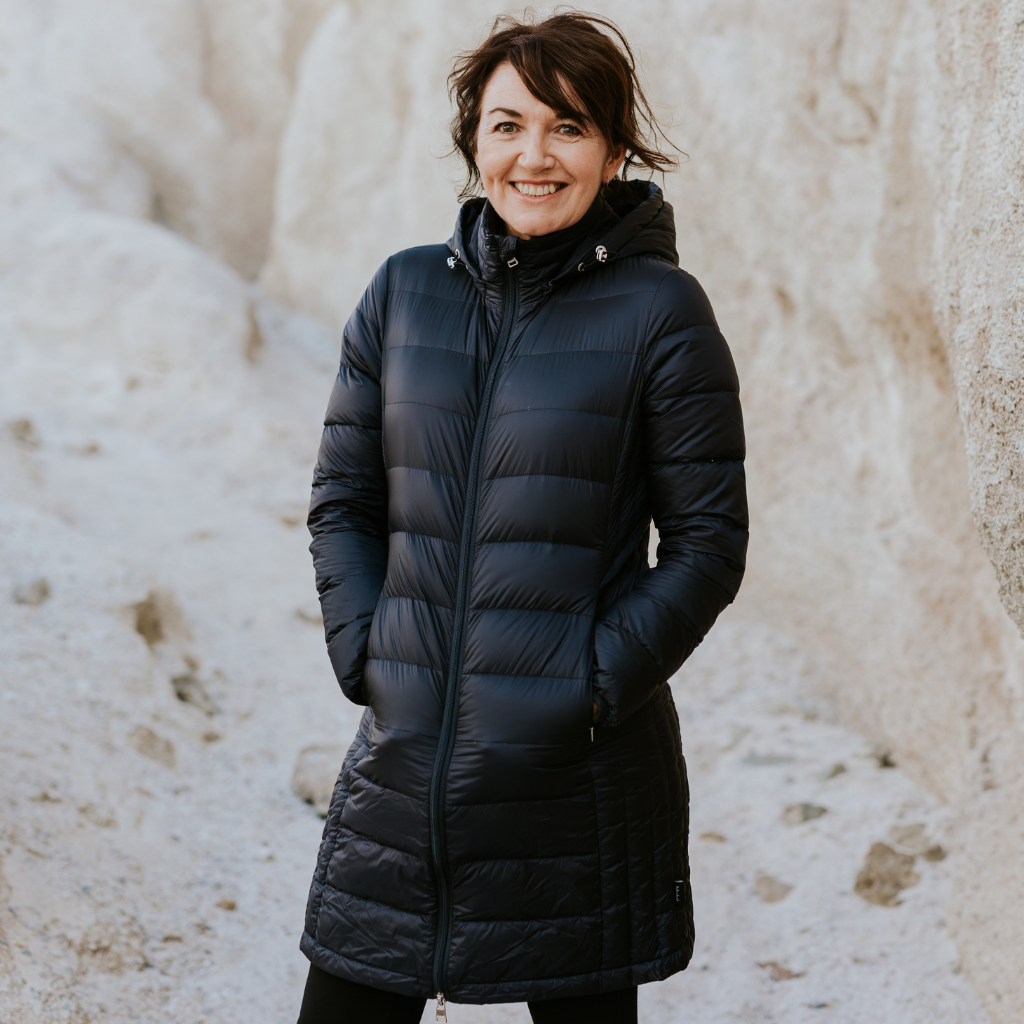 Sarah Women s 90 10 Packable Down Coat Black Moke Apparel